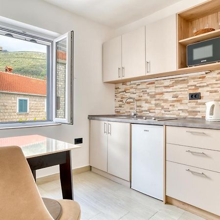 Symphony Apartments Street View Petrovac ภายนอก รูปภาพ