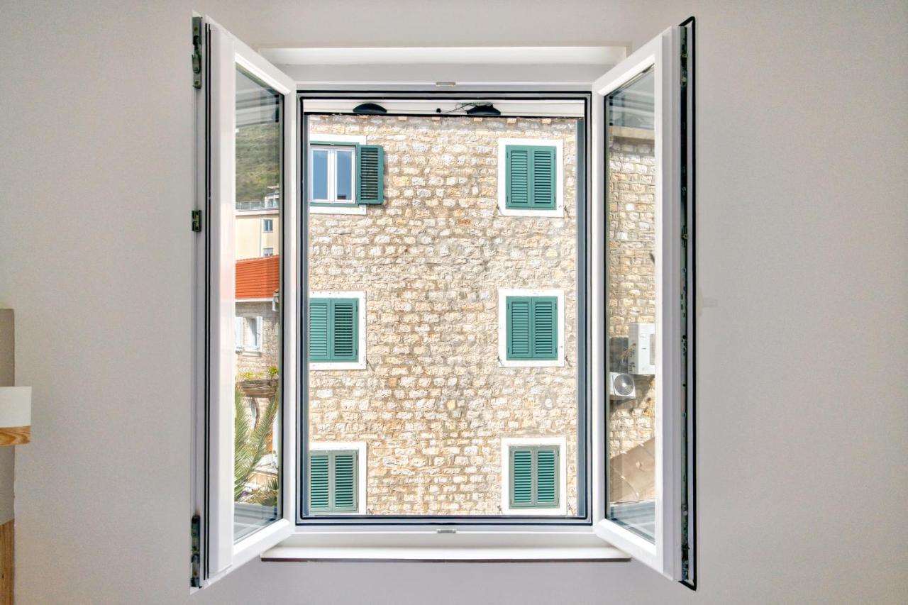 Symphony Apartments Street View Petrovac ภายนอก รูปภาพ